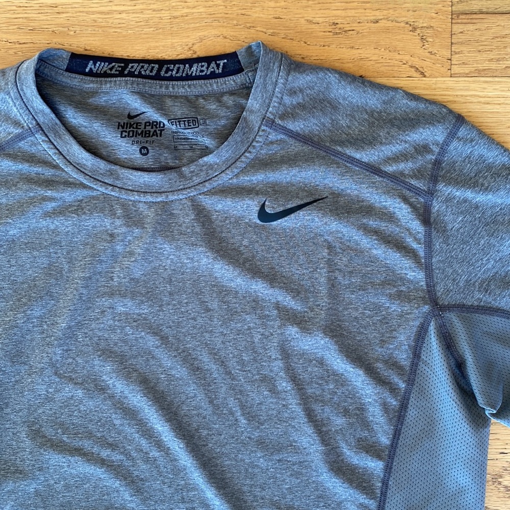 Men’s Nike Pro Combat Fitted Grey Active T-shirt - Picture 2 of 6